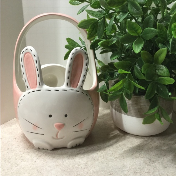 Bunny basket and long eared rabbit - Picture 5 of 5